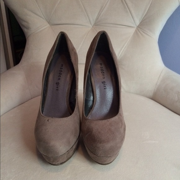Madden Girl platform pumps. Only worn once!