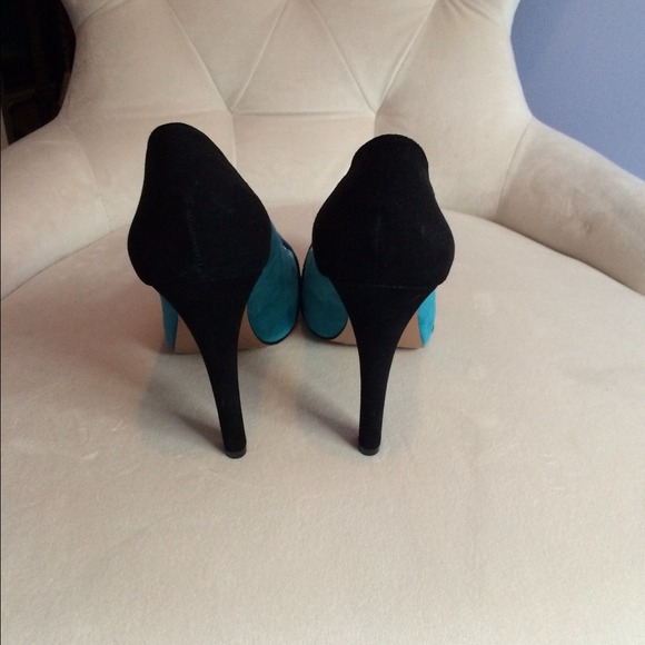 BCBGeneration colorblocked heels. Only worn once! - Picture 3 of 4