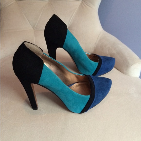 BCBGeneration colorblocked heels. Only worn once! - Picture 4 of 4