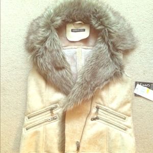 Women Faux fur collar Moto  tan zip vest  Med