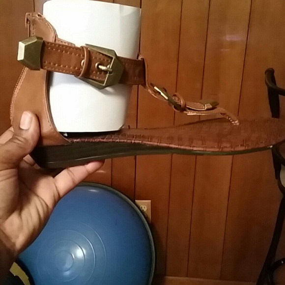 Sandal - Picture 2 of 3