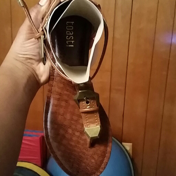 Sandal - Picture 3 of 3