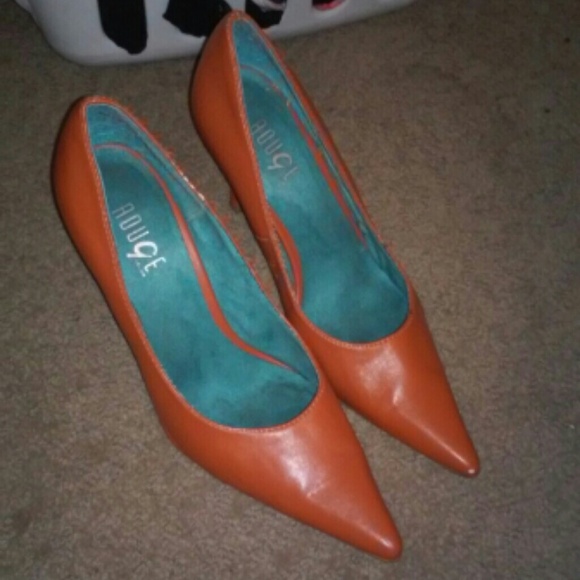 Eye catching pumps !