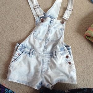 Short overalls
