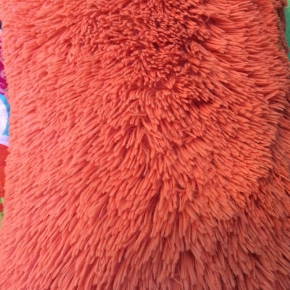 BUNDLED🚫🚫🚫pillow shams and orange fluffy pillow - Picture 3 of 4