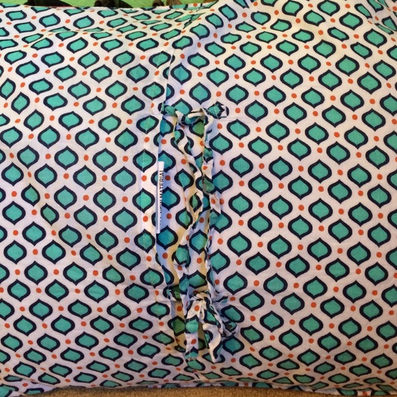 BUNDLED🚫🚫🚫pillow shams and orange fluffy pillow - Picture 4 of 4