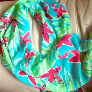 Murfette Scarf by Lilly Pulitzer💝