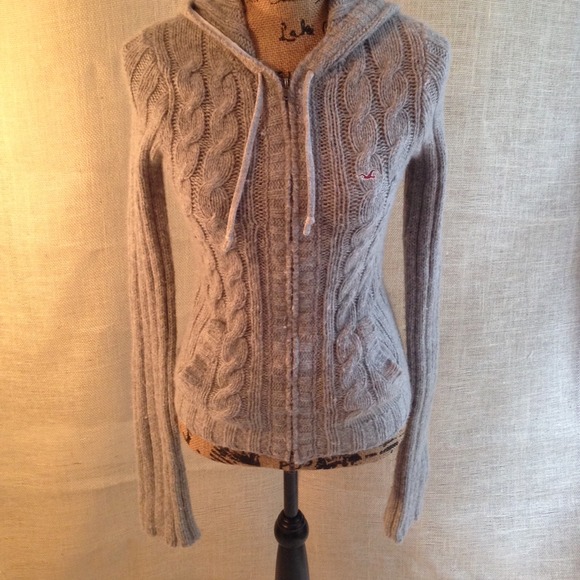 Hollister Sweaters - Hollister Sweater