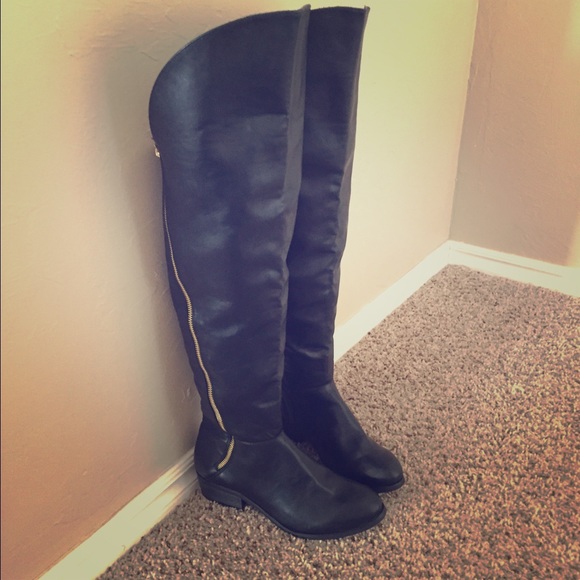REPORT black boots