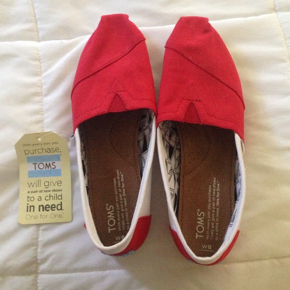 Red and White Toms
