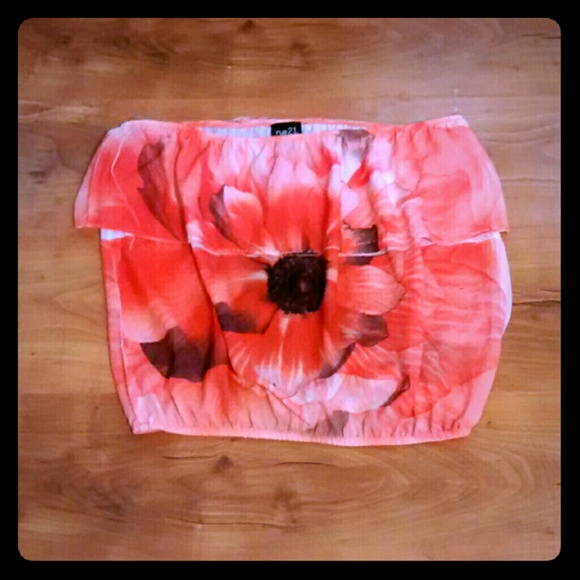 Sleeveless top.