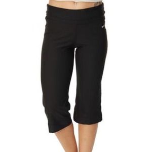 ❌SOLD❌✨SALE✨NIKE ATHLETIC  FIT DRY CAPRI'S