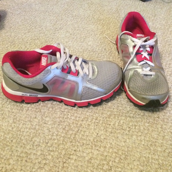 Nike Tennis Shoes