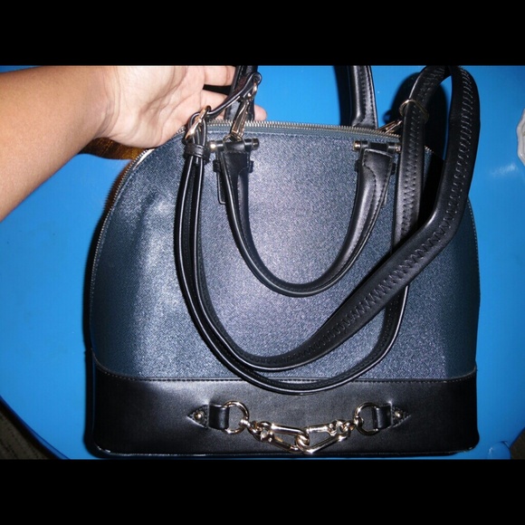 Hard shell purse