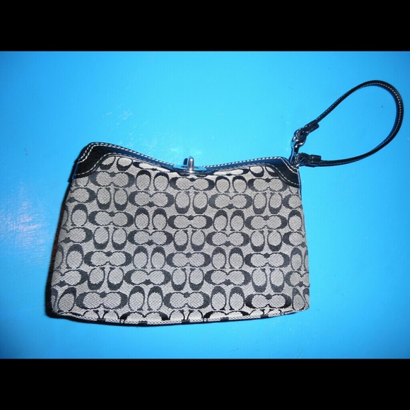PRICE REDUCED! Cute classic black coach wristlet - Picture 4 of 4