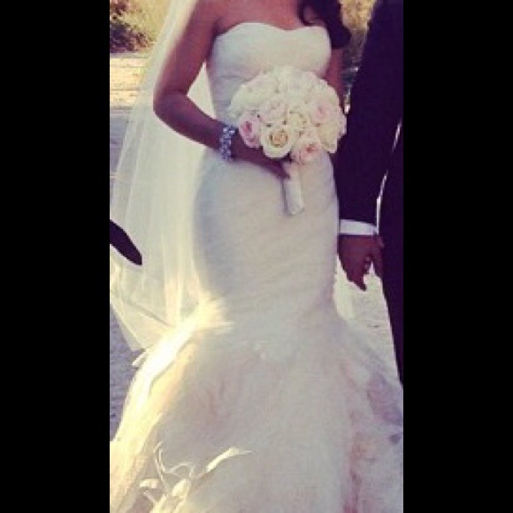 Authentic Vera Wang Gemma Wedding Gown