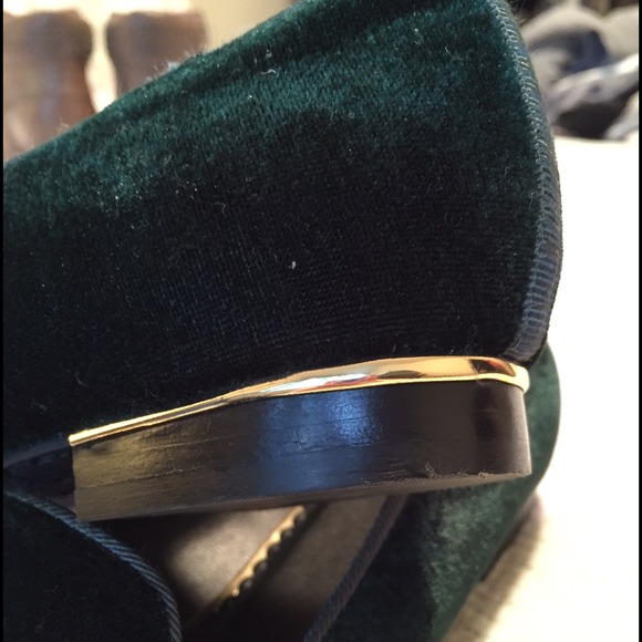 ❌SOLD❌dark green velvet loafers with fox head - Picture 2 of 4