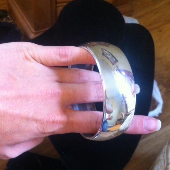 Silver bangle - Picture 3 of 3