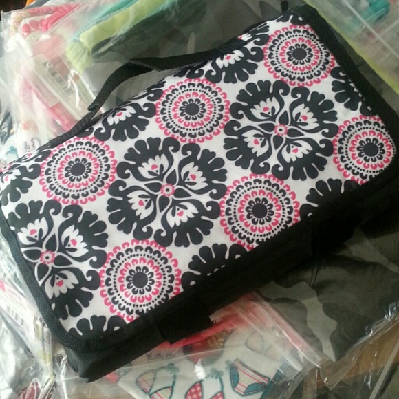 THIRTY ONE ABOUT TOWN BLANKET