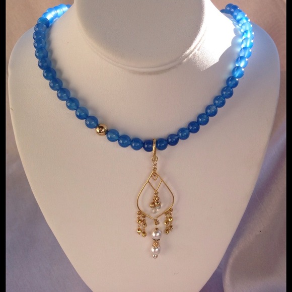 Exquisite 💕Genuine 14k Gold Chalcedony Necklace🌺