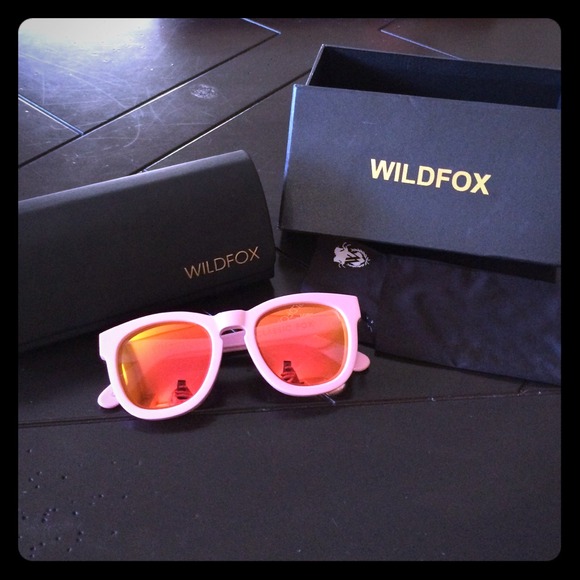 Wildfox classic fox pink sunglasses