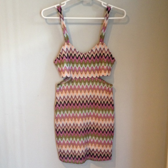 Lovers + Friends Cut Out Dress (pink) - Picture 3 of 4