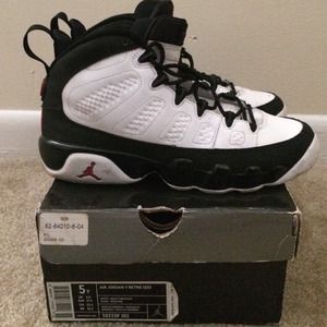 Air Jordan 9 Retro