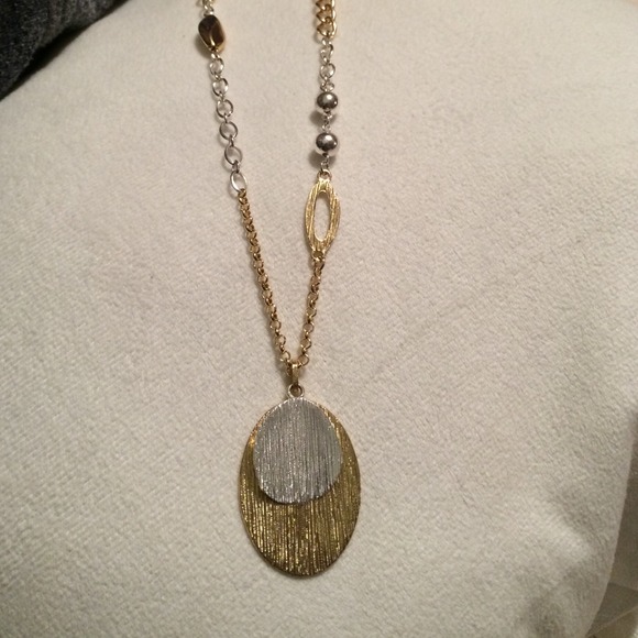 Necklace/earrings set, two tone gold and silver!!