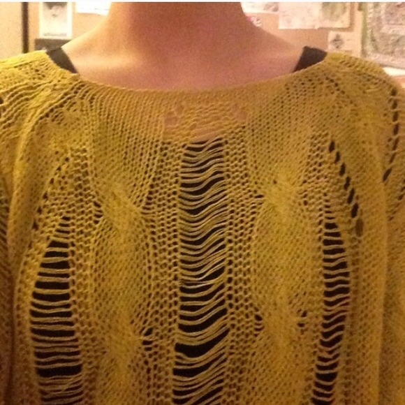 Shredded yellow cable knit sweater!