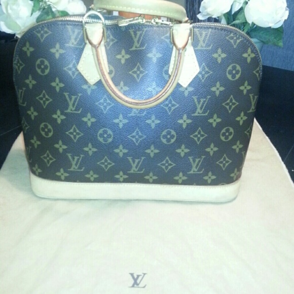 100% Authentic Louis Vuitton PM Alma handbag