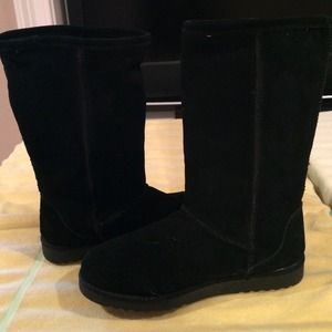Never worn Xhilaration boots