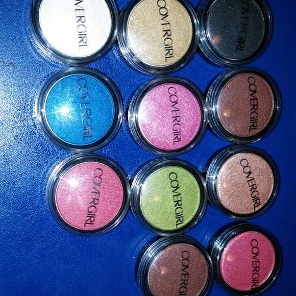 Cover girl eyeshadow chose 5 for $14