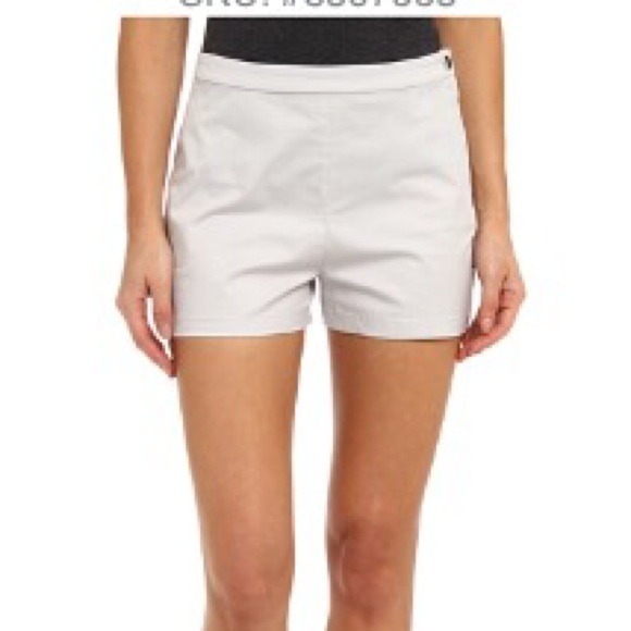 Keep it simple & chic in these Cute Theory shorts