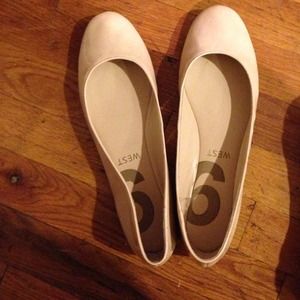 Nude patent flats