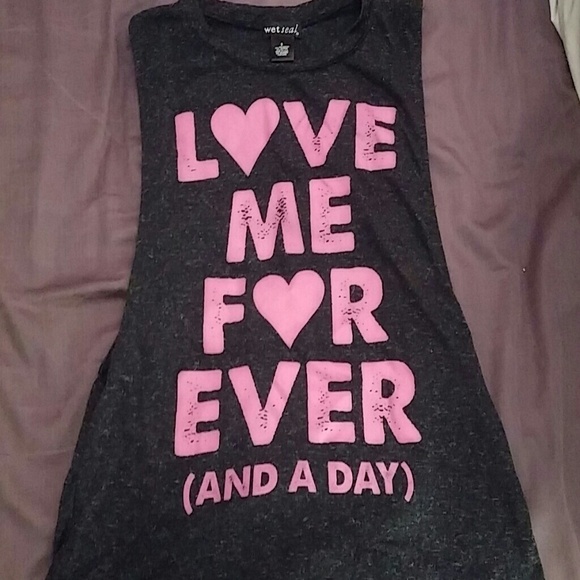 Love me forever tank top NWOT