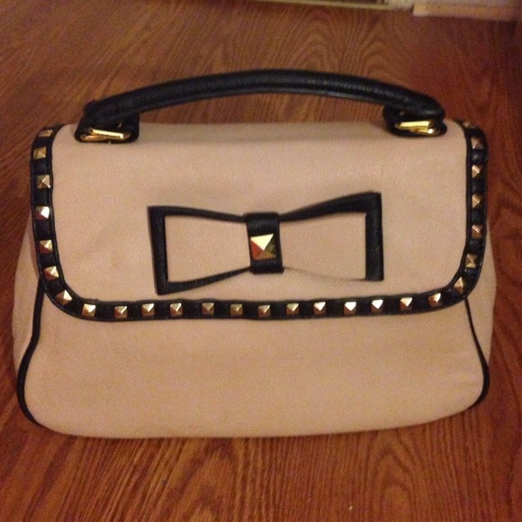 Aldo Purse