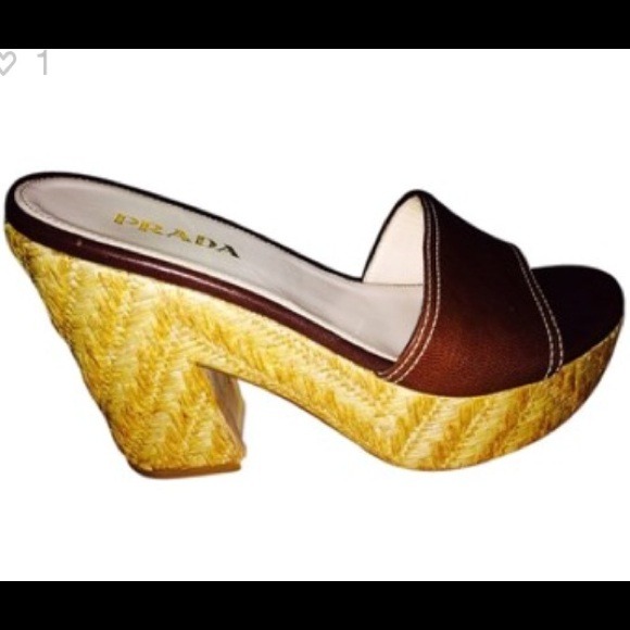 Adorable brown Prada heels! Straw/wicker bottom!