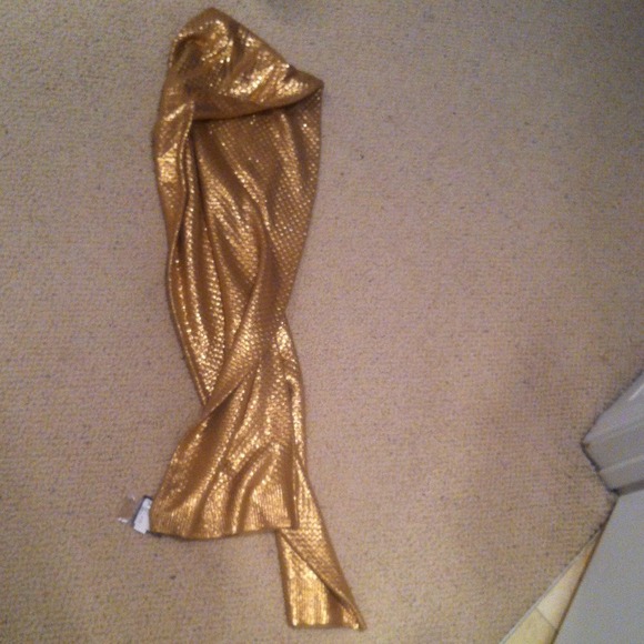 Club Monaco Accessories - Metallic Textured Scarf!