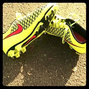 Soccer cleats