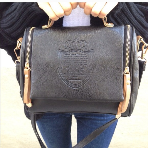 Leather handbag with shoulder strap ! Super cute!