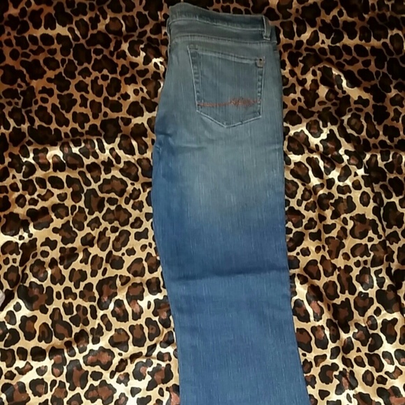 💜DONATED💜🎉OMBRE DENIM JEANS 🎉 - Picture 2 of 5