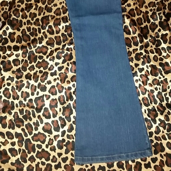 💜DONATED💜🎉OMBRE DENIM JEANS 🎉 - Picture 3 of 5