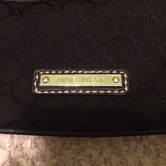 Nine West crossbody bag - Picture 2 of 3