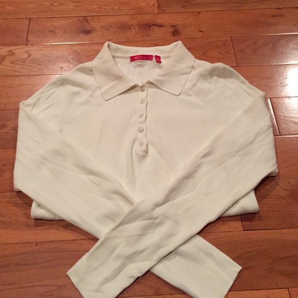 Ann Klein sweater with buttons