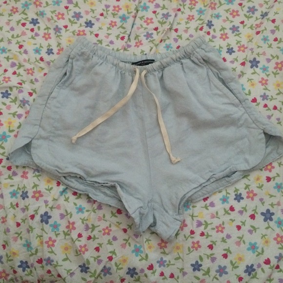 BRANDY MELVILLE light blue eve shorts