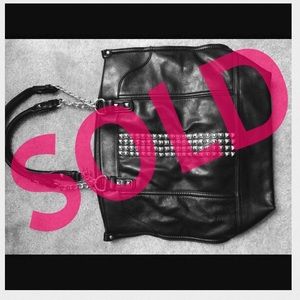 Tote faux leather and gold chains