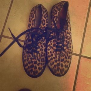 Leopard vans