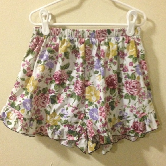 Floral urban shorts