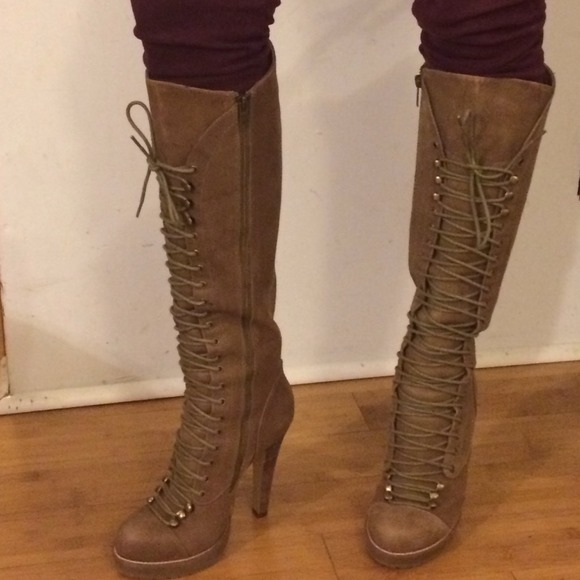 Steve Madden Classyy boots on Congac size 7