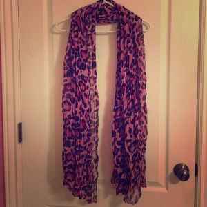 Adorable Pink Cheetah Scarf! 💗